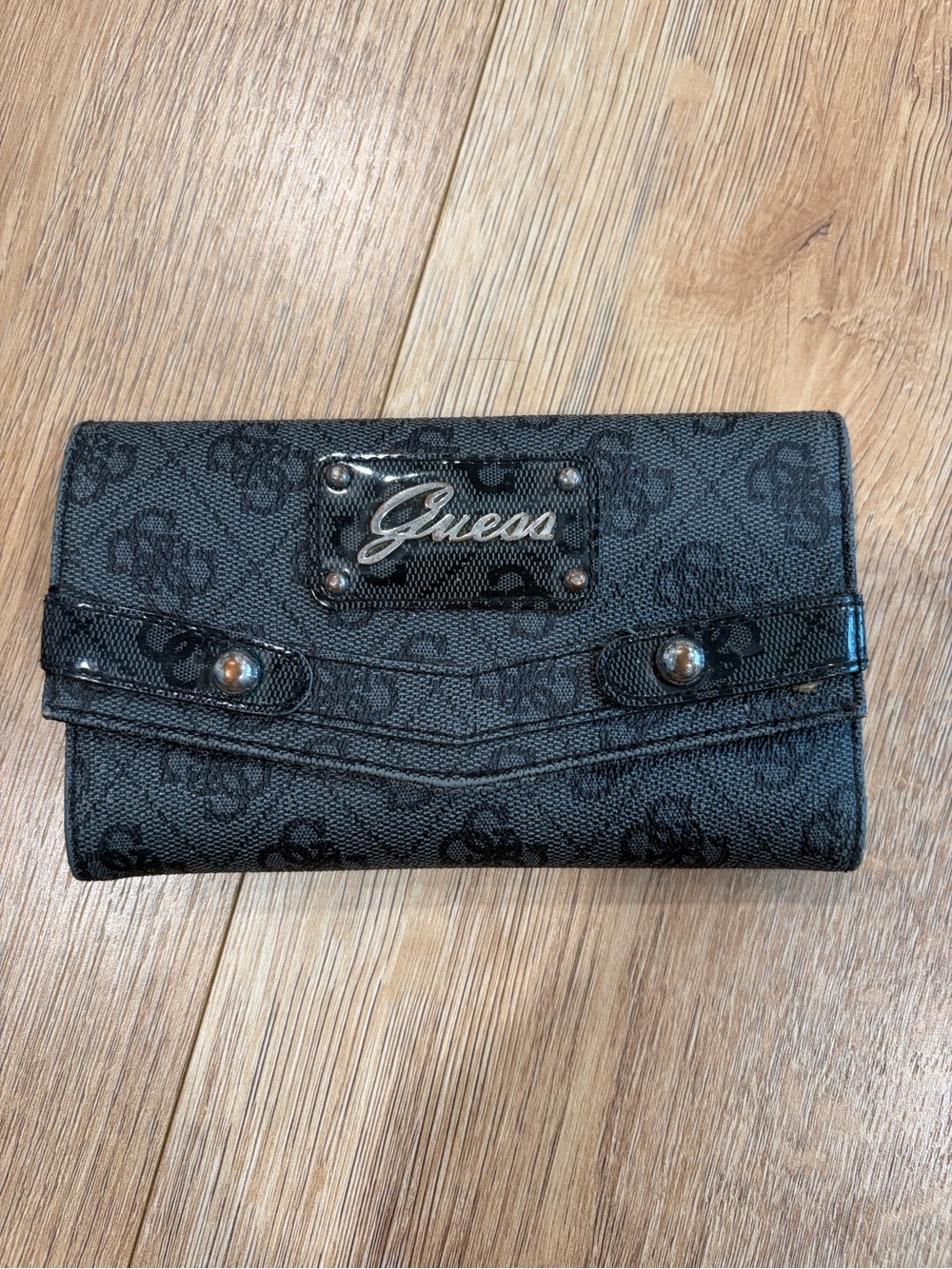 Guess Black Monogram Logo Trifold Wallet Y2K Silver Hardware